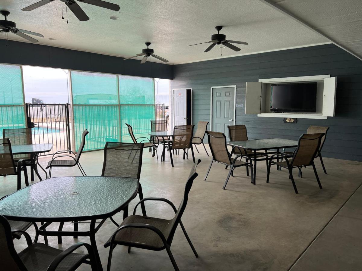 Hotel Bien Venido Pearsall Ngoại thất bức ảnh