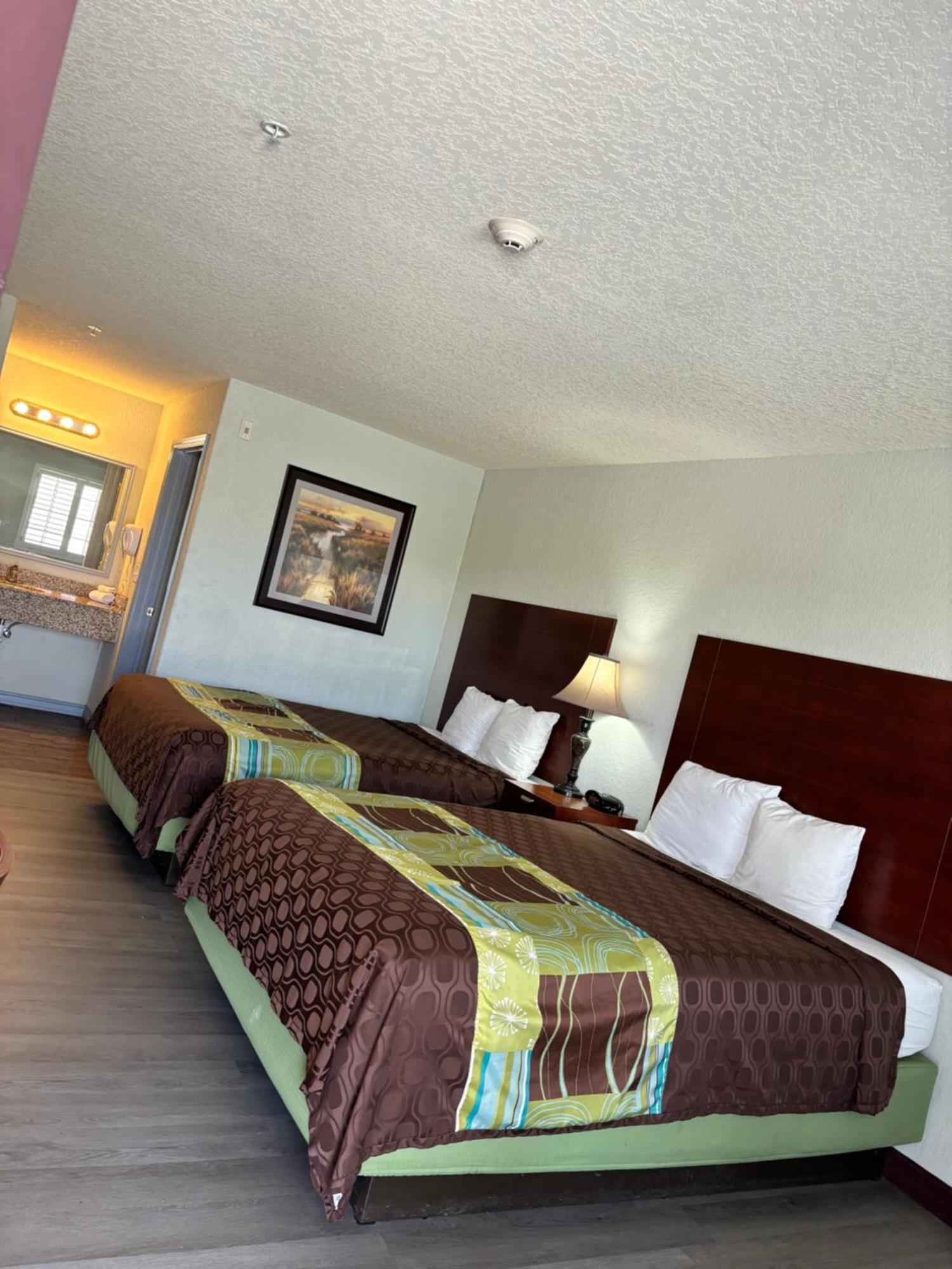 Hotel Bien Venido Pearsall Ngoại thất bức ảnh